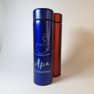 Egyedi gravírozott duplafalú termosz teaszűrővel
