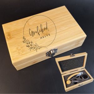 Egyedi Gravírozott Bambusz Boros Szett Díszdobozban