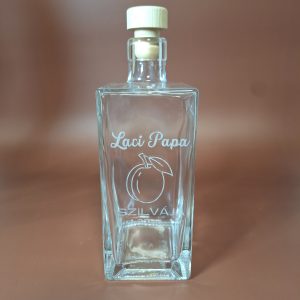Egyedi Gravírozott Pálinkás Üveg (0,5l)